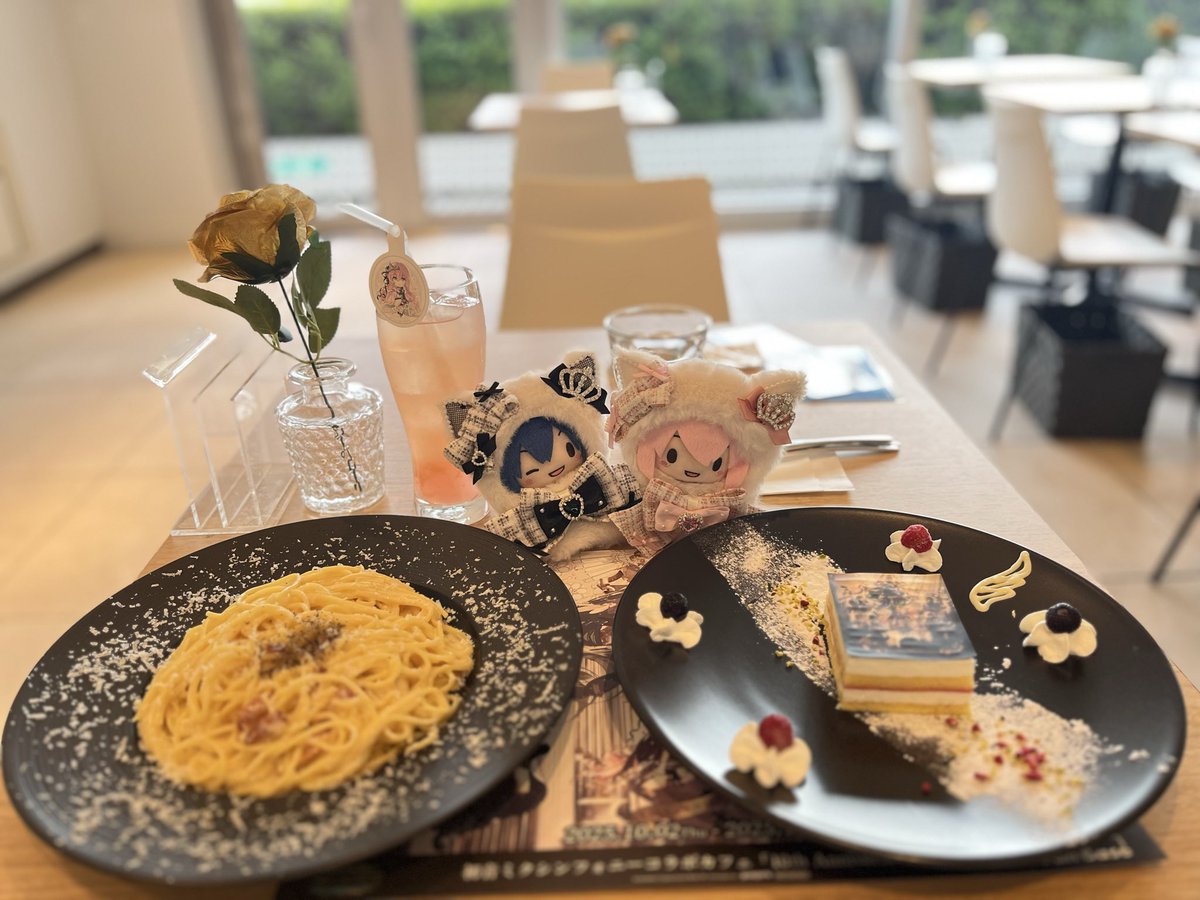 chik11266108's tweet photo. かわいい💙🩷

#初音ミクシンフォニーコラボカフェ https://t.co/QdV455wk2W