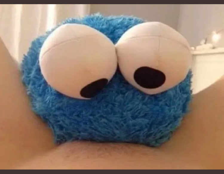 Call me the Cookie Monster the way I devour that cookie🤓