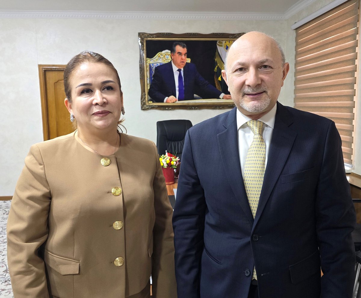 UNRCCA's tweet photo. #SRSG @kahaimnadze met w/ H.E. Sirojiddin Muhriddin, Minister of @MOFA_Tajikistan, to discuss key regional issues &amp; w/ H.E. Bunafsha Fayziddinzoda, Chair of the Committee on #Women &amp; Family Affairs of 🇹🇯, on current &amp; long-term #CAWLC priorities.

More ▶️https://t.co/8jppPL2o7c https://t.co/tDKJQz1a3J