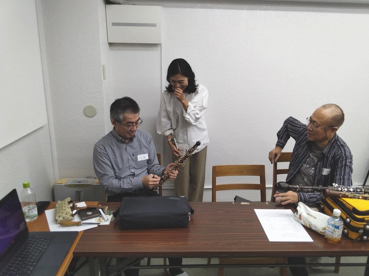10/17、日本オーボエ協会主催《オモシロ交流会Vol》が開催されました。初めての企画でしたが、会員さんと一緒に楽しいオーボエ談義に花を咲かせました。
その後は皆で合奏したり・・・次回は2月11日に開催予定です。ぜひ多くの方にご参加いただきたいです！