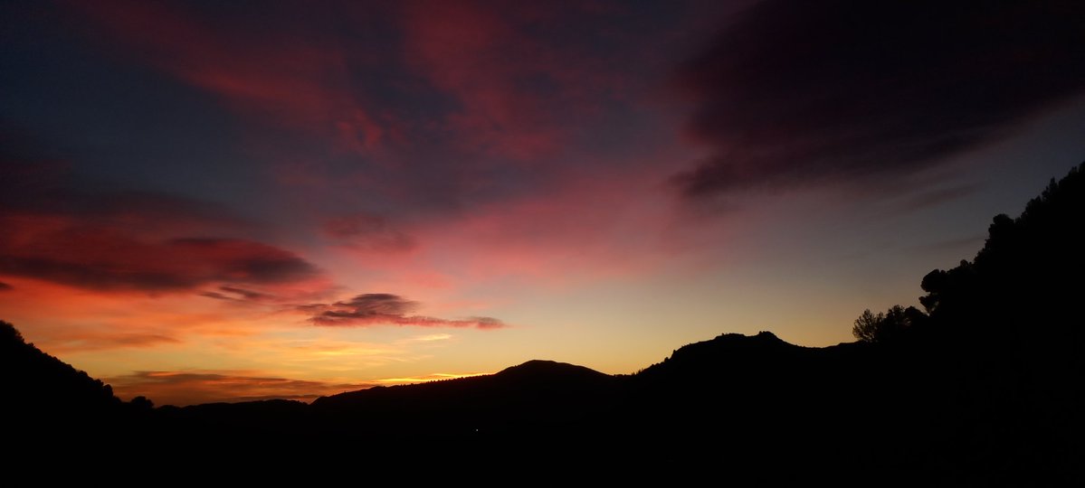 IBMLinux's tweet image. The sky before the sunrise 🥰🥰
☮️💞☯️