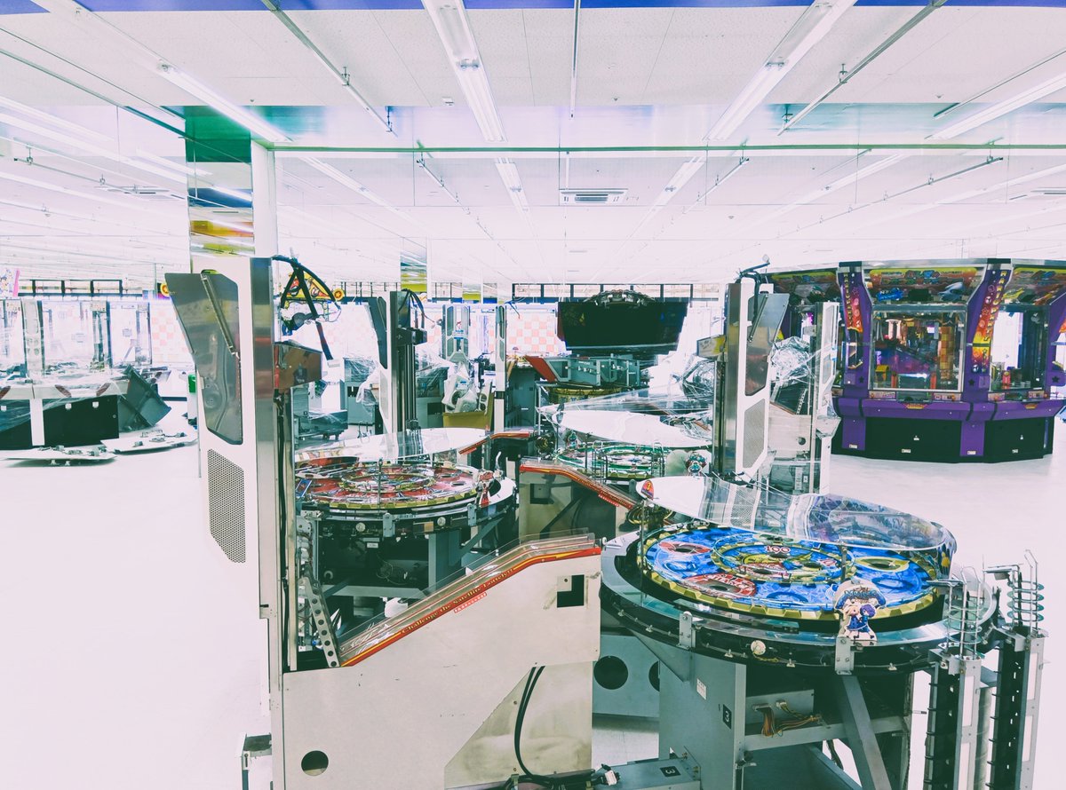 アピナ上越インター店
移転リニューアルに向けて鋭意準備中です！
マシンも続々と入ってきています👾

だんだんと秋が深くなってきましたが…来週から11月入りますが…オープンまでもう少しお時間ください…！😢

代わりに、これから準備中の様子を随時お届けしていきます！