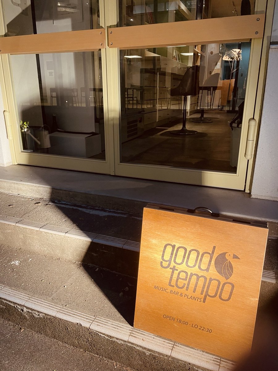池尻大橋のgood tempoにて今夜！歌います！
タップダンサー丹精とのセッション。チップ制なので気軽に遊びに来てくださいー！
校舎の中にありますよー🫶

🌴10/23(木) 19:30-
池尻　good tempo
goodtempo.net
tipping(+2order)
丹精(tap) 黒沢綾(vo,p) 山口廣和(gt)