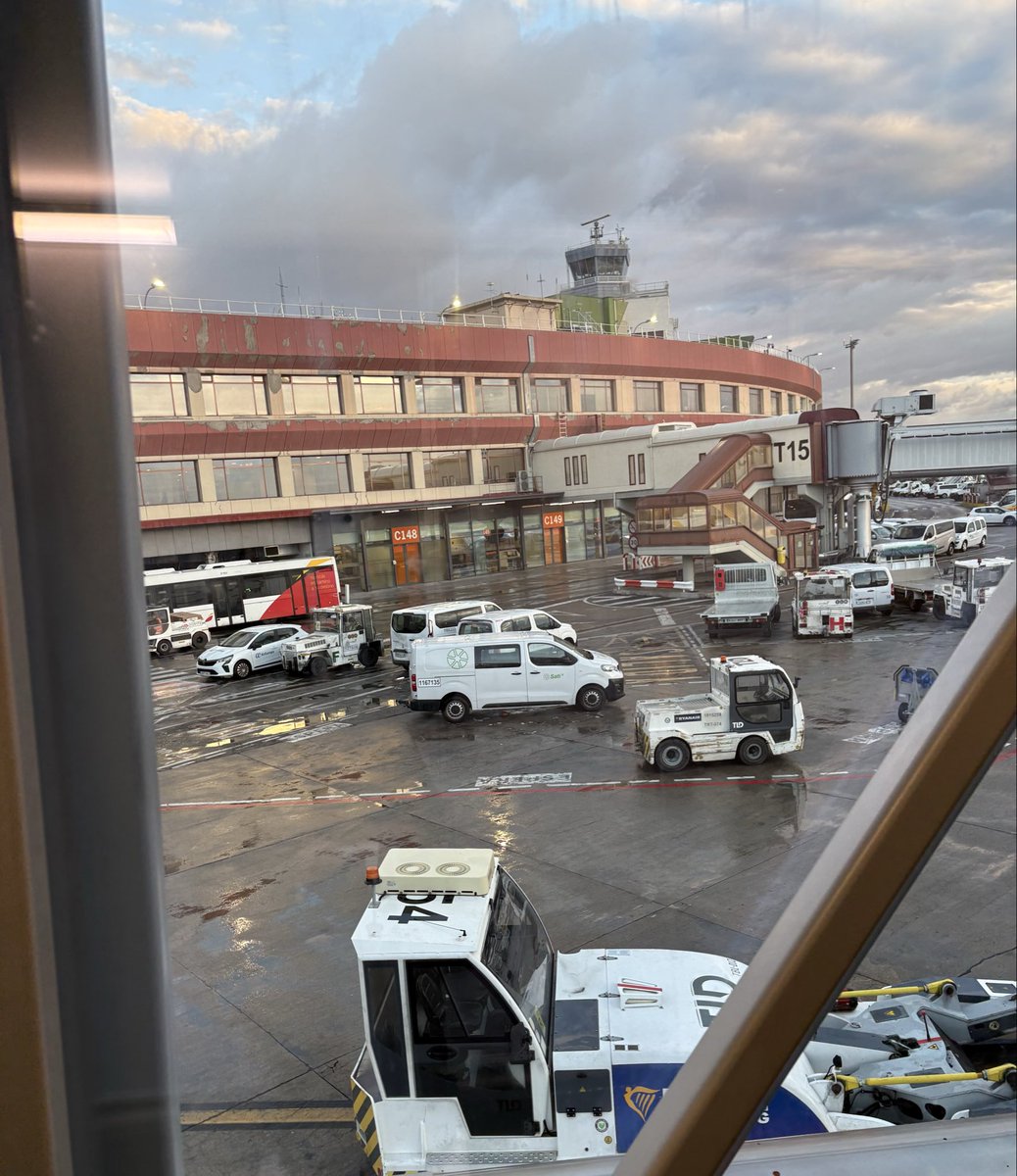 RafaelTimermans's tweet image. Pues a ver a la niña a Roma.
Missing #Littleprincess