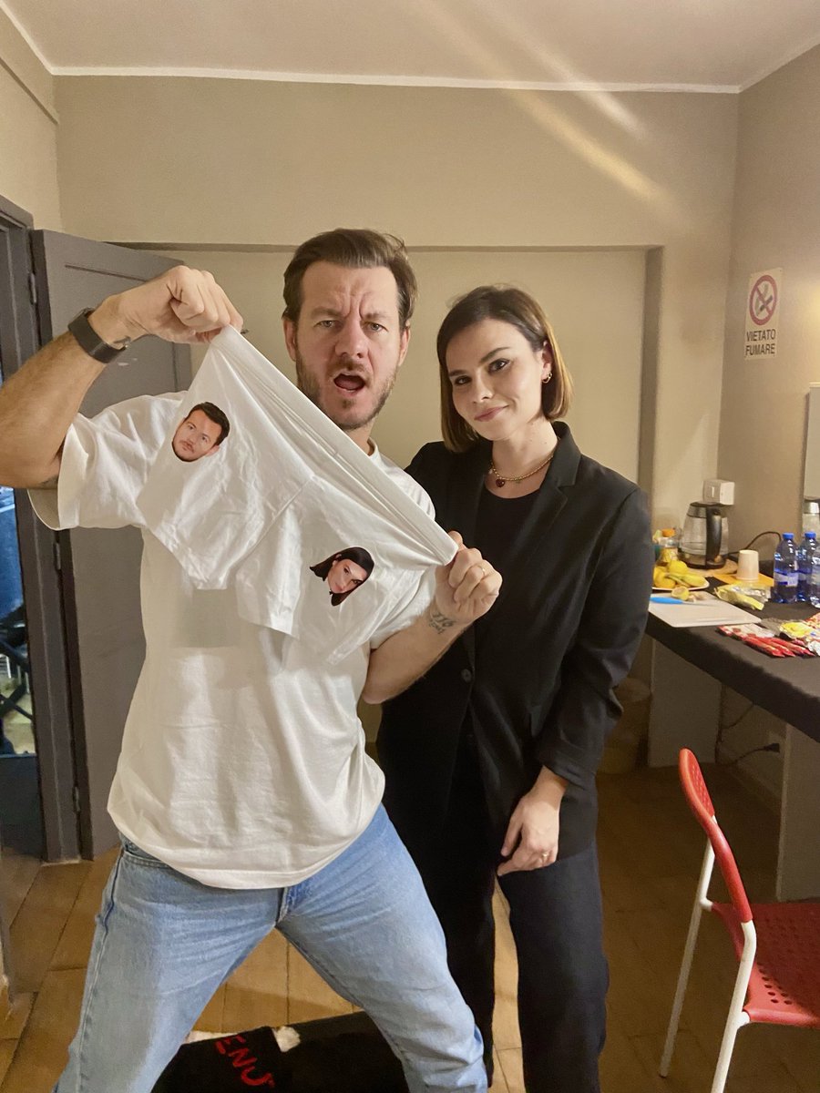 Ale, grazie per avermi voluta con te, per avermi fatta esibire in posti incredibili, per avermi lasciato carta bianca… e tutto il resto te l’ho detto sul palco. È stato bellissimo 💙🦁 <a href="/alecattelan/">alessandro cattelan</a>