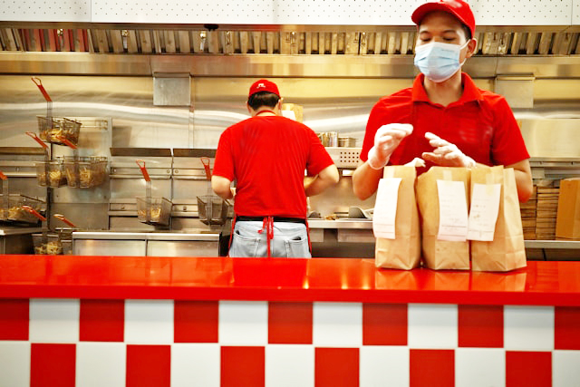 Jongauger's tweet photo. In their quest to keep the drivethrough lane moving, drive-through restaurants pretend to welcome customers but prefer just to sell food—quite apart from any interaction with any customer. Ever.

Question: Is that how we treat guests at church? - https://t.co/aWlwi3KT15 https://t.co/Mk1uo8lXyx