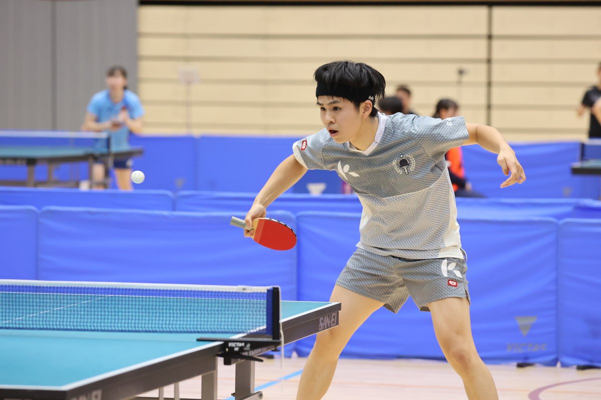 Rallys_pingpong's tweet image. #全日学2025　男子シングルス2回戦

岡野俊介（朝日大） 3-1 安藤実慶（駒澤大）

第2シードの岡野俊介は1ゲーム目を落とすも、安定感を見せて勝利！
“ペン粒の星”安藤実慶は大物食いならず…！