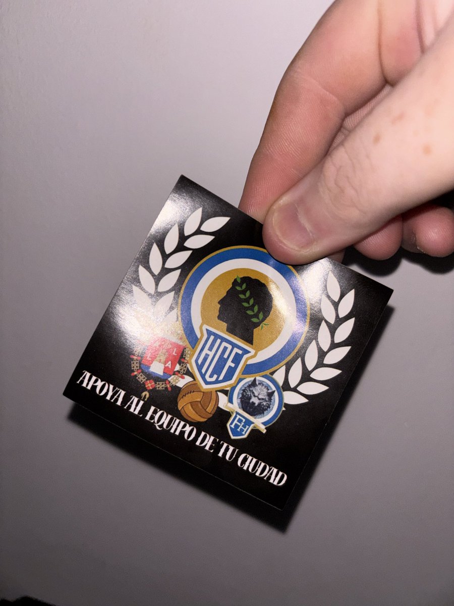 Ya tienes que ser fracasado para estando en Alicante coger una camiseta del atlético madrileño y ir a ver y apoyar al filial del atlético en vez de apoyar al equipo de tu ciudad solamente porque está el dopado de Fernando torres