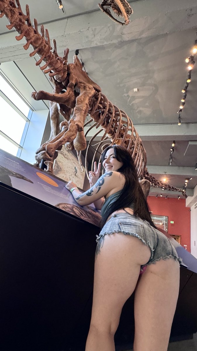 Dino Mommy, Ph.D. tweet media