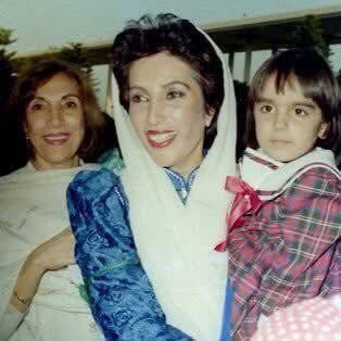 ADfarooqBhh's tweet image. 14th Death Anniversary of #MadarEJamhuriyat Begum Nusrat Bhutto Sahiba. She was not only the backbone of the Bhutto family but also a fearless political figure who stood firm against oppression, Even after losing her beloved husband and childrens. A mother of martyrs💔 #RIP