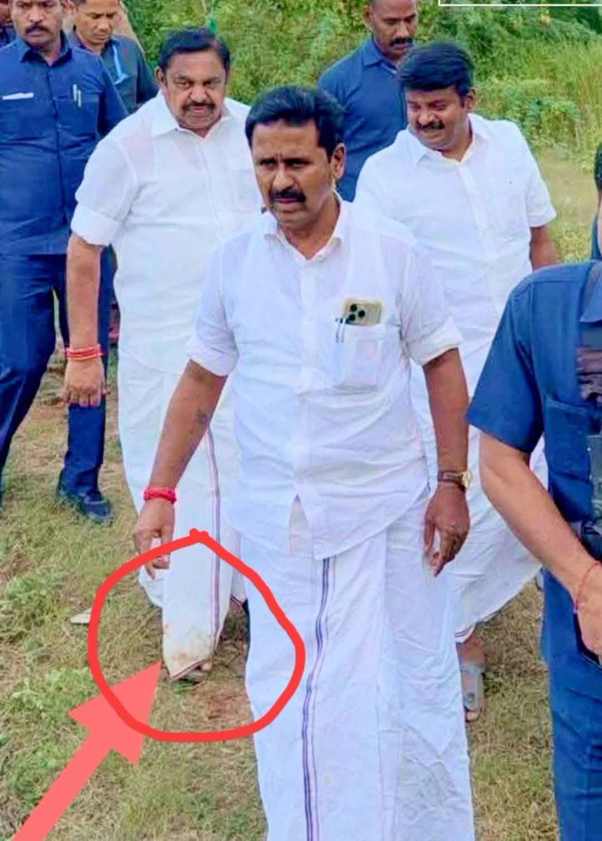 அப்பன் பேர அடையாளமா வச்சு வரலப்பா...

எந்தத் தகுதியுமே இல்லாம துணை முதலமைச்சர் ஆன உங்க தத்தி சின்னவரா போய் பேசுங்கடா... 🤷🏻‍♂️

 எடப்பாடி பழனிச்சாமி அவர்கள் டெல்டா மாவட்டத்தை அதுவும், தனது அப்பா மூச்சுக்கு 300 தடவை நான் பிறந்த மண்ணு, ஆனா அந்த மண்ணுக்கு ஒண்ணுமே செய்ய மாட்டேன்னு