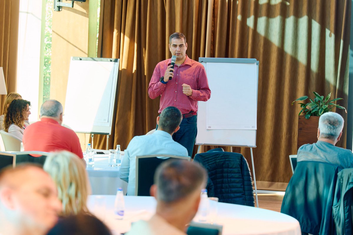 📍Održana je radionica „Unapređenje kapitalnog budžetiranja na lokalnom nivou“, koju su zajednički organizovali Ministarstvo finansija 🇲🇪 i CEF, uz podršku EU i UNDP-a.

Cilj radionice bio je jačanje kapaciteta opština za kvalitetno planiranje i realizaciju kapitalnih projekata.