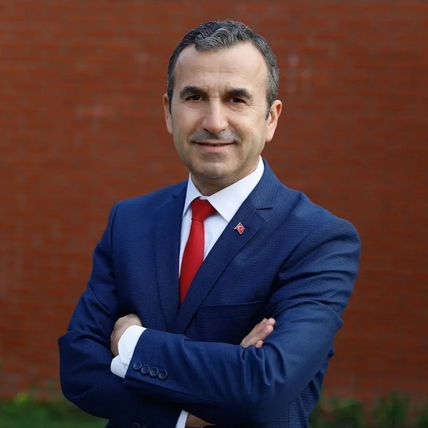 Naim Babüroğlu: PKK ve DEM Partisi’nin amacı, “umut hakkı” ile 50 bin kişinin katili İmralı’daki terör örgütü başının özgürlüğüdür.

Gerçek şudur: Silah bırakan PKK olmadığı gibi, tam tersine Suriye’de özerk yönetimini ilan etmiş bir PKK var.

#Türkiye #NaimBabüroğlu