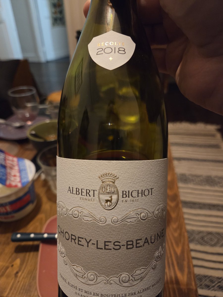 C'est pas que j'ai spécialement un reproche a lui faire. C'était propre. Mais pas trop mon style. Peu extrait, simple, plaisant quand même.