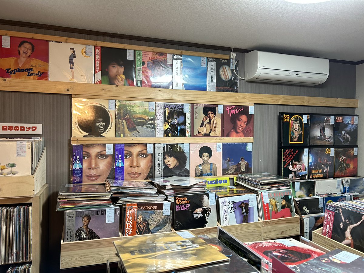🌟現在、200枚ほどレコード入れ替え作業しております。 🌟10/24（金曜