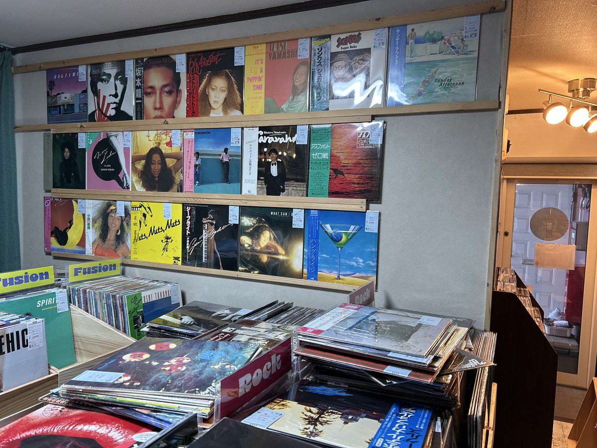 🌟現在、200枚ほどレコード入れ替え作業しております。 🌟10/24（金曜
