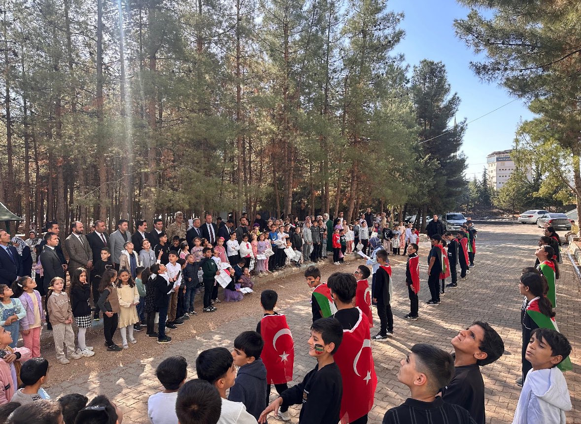 avuax47's tweet image. Gazze’de yaşanan insani drama sessiz kalmayan Dargeçit, yardım ve dayanışma ruhuyla Gazze’nin yanında olmaya devam ediyor. 🇵🇸
#Gazze
#Yardımlaşma
#Dargeçit