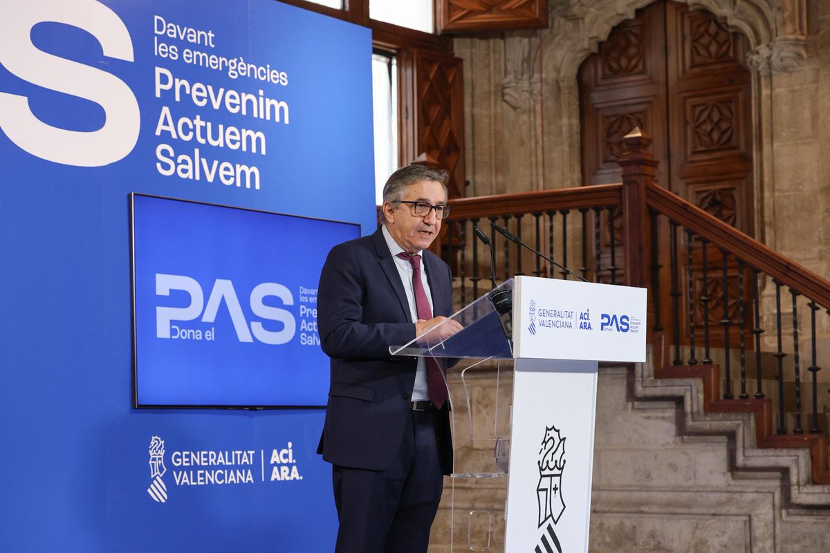Generalitat (@generalitat) on Twitter photo 🎒⛈ El president de la Generalitat, <a href="/carlos_mazon_/">Carlos Mazón</a>, assistix a la presentació del projecte educatiu de sensibilització davant el risc per inundacions
🚨👧 Per a reforçar la cultura de la prevenció davant emergències des de les aules
📢 Els alumnes de Primària i Secundària 🎒⛈ El president de la Generalitat, <a href="/carlos_mazon_/">Carlos Mazón</a>, assistix a la presentació del projecte educatiu de sensibilització davant el risc per inundacions
🚨👧 Per a reforçar la cultura de la prevenció davant emergències des de les aules
📢 Els alumnes de Primària i Secundària