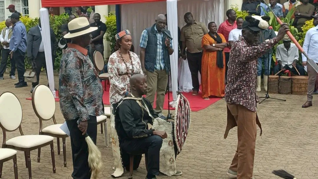 Ombamn's tweet image. Raila Junior has been installed as the Raila  family head may God grant him strength and wisdom to lead the family 
#Kahiga #Wanga
 #Bomayangu