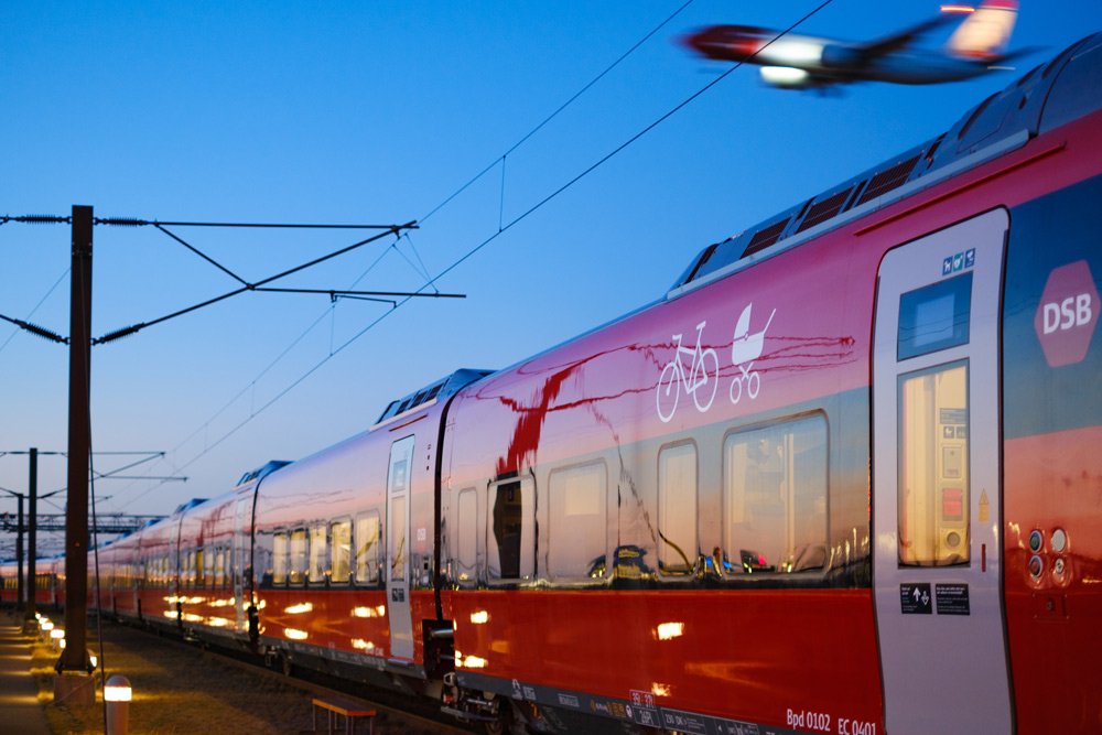 Los primeros #trenes #Eurocity (EC) de <a href="/TalgoGroup/">Talgo</a>  reciben la aceptación formal de la operadora danesa #DSB
tinyurl.com/3pnpsd95