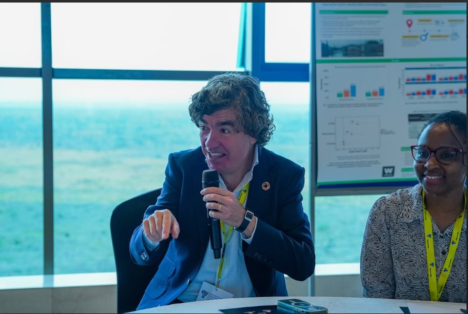 arin_africa's tweet photo. Earlier today at #ECHAfrica25, @APHRC led a powerful session on amplifying community voices in climate &amp; health research, showcasing community-led, evidence-based solutions for a resilient Africa. https://t.co/bwmZhISg2M