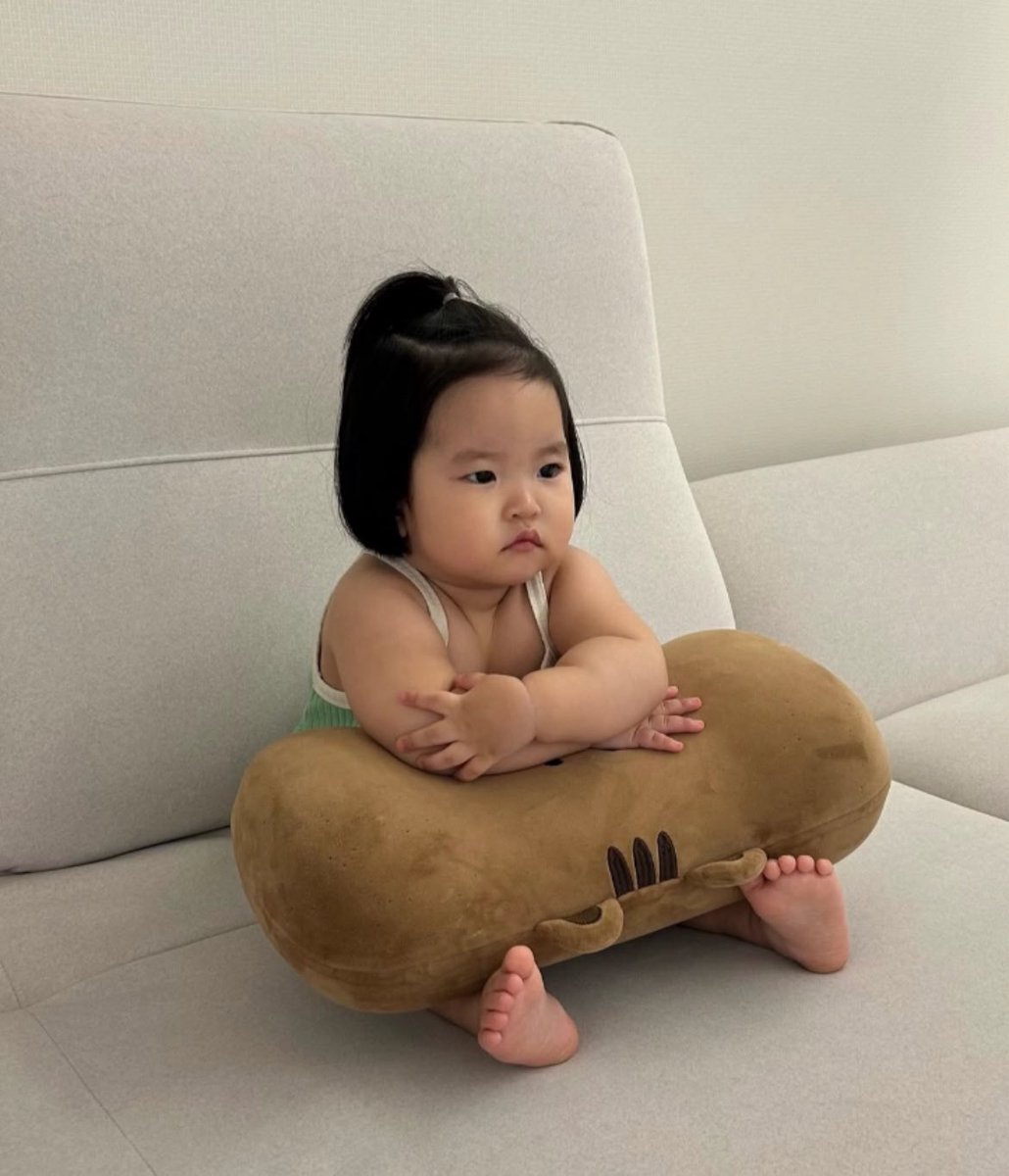 Stop assuming importance in people's lives.  Betrayal will teach you the hardest way😥🤔