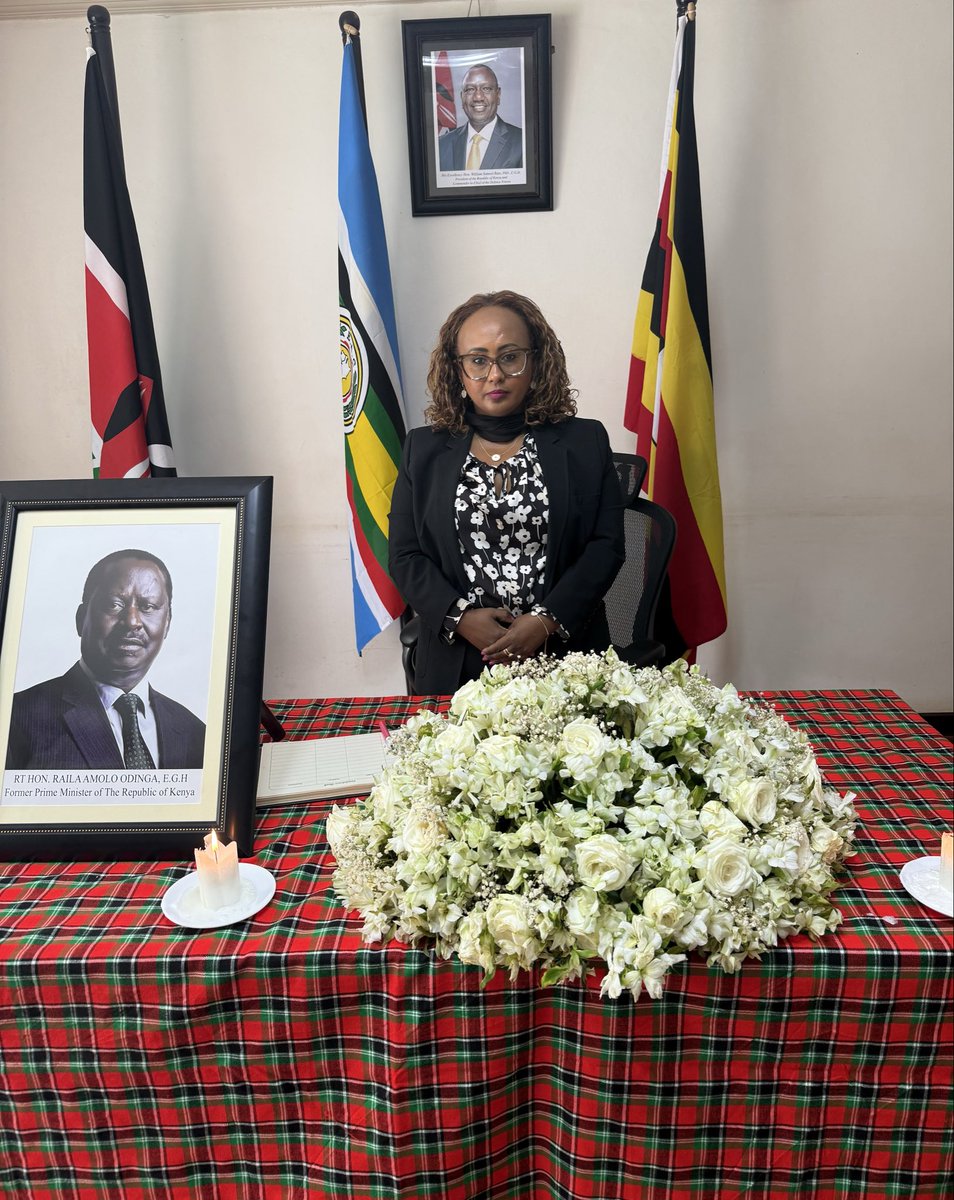 EtsegenetYimenu's tweet photo. Yesterday, I signed the book of condolences at the Kenyan High Commission in Kampala. 
@KenyaInUganda . 
On behalf of the Embassy of the Federal Democratic Republic of Ethiopia in Kampala & myself, I extended deepest condolences to the people & government of the Republic of Kenya during the national mourning on the passing of Rt Hon. Raila Odinga, the former Prime Minister of Kenya.
We honor the life and legacy of Rt. Hon. Odinga.
May he rest in peace, and may the Almighty God comfort his family and friends. 
@MFAEthiopia @ETEmbassyKLA