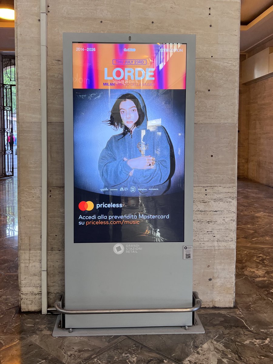 generatfortears's tweet photo. WHAT IS LORDE TRYNA TELL US?????? LEAKED TOUR DATES???? FESTIVAL TOUR????
Spotted in Palermo, Italy 🇮🇹 
#lorde  #UltrasoundWorldTour @lorde https://t.co/0pxIaZS2y4