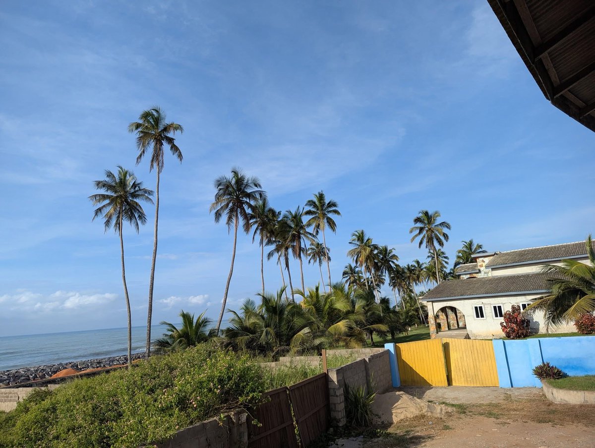 Same locations at different times...
6:30am and 7:30am respectively...
🇬🇭💯❤️