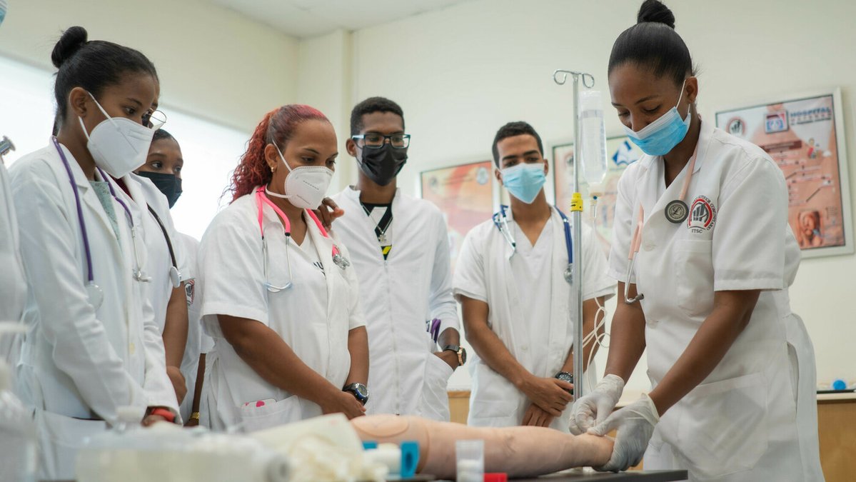 fhi360's tweet image. “The world of work is transforming — and so are the ways people build their careers. - Lisa Johnson, Director of the NIWL @fhi360 
#WorkforceDevelopment #EducationInnovation #CareerPathways #FutureReady
📸 Photo credit: Gabriela Rancier/Productora Comando for FHI 360