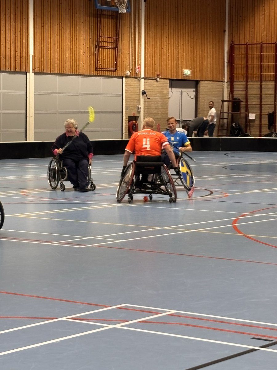 Netherlands and Sweden open the tournament