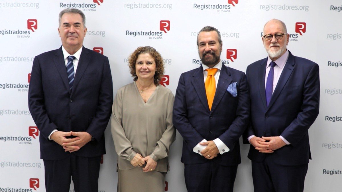 Registradores de España tweet media