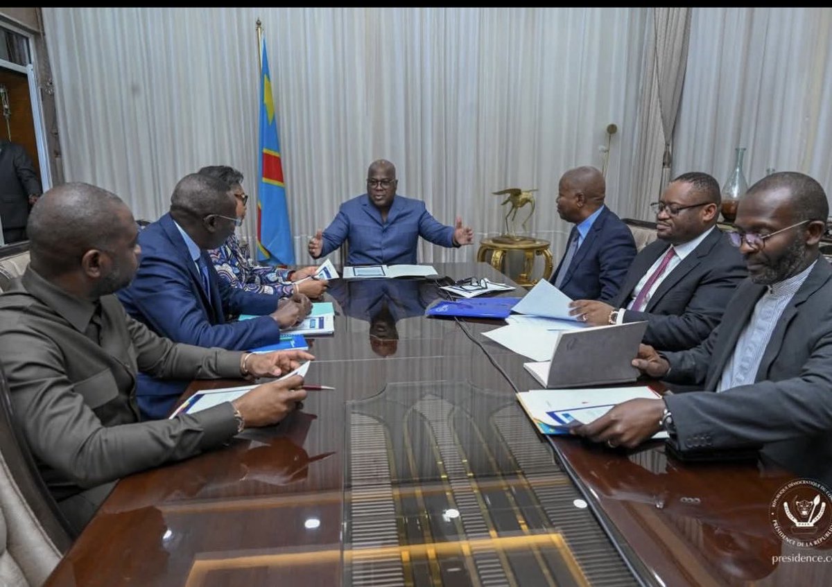 BelangaStany's tweet image. #CONJONCTURE #ECONOMIQUE

Ce mercredi dans ses bureaux de la Cité de l’Union africaine, le Chef de l’État, Félix Antoine Tshisekedi Tshilombo @fatshi13 a présidé une réunion de « conjoncture économique » à la suite de l’appréciation progressive du franc congolais (CDF) face aux…