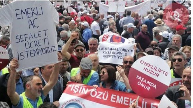 TAGIMIZ
👇
#AdilPaylaşımYok

Zengin daha da zenginleşiyor. Yoksul sofrasına ekmek koyamıyor. Ülke kaynakları bir kaç tane elde harcanırken milyonlar, payına düşen sefaletle boğuşuyor.

Paylaşımda adaleti sağlamak iktidarın birincil görevlerindendir.

Derdimiz Geçim Gelsin Seçim