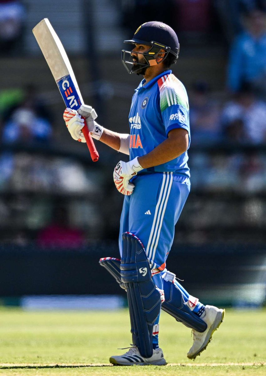 AyushTiwari_264's tweet photo. Australia's bowling was of World Cup level, but our Rohit Sharma stood up...🇮🇳💙💪
@ImRo45 #RohitSharma𓃵 #AUSvsIND #INDvsIND https://t.co/pfB0nYa5GA