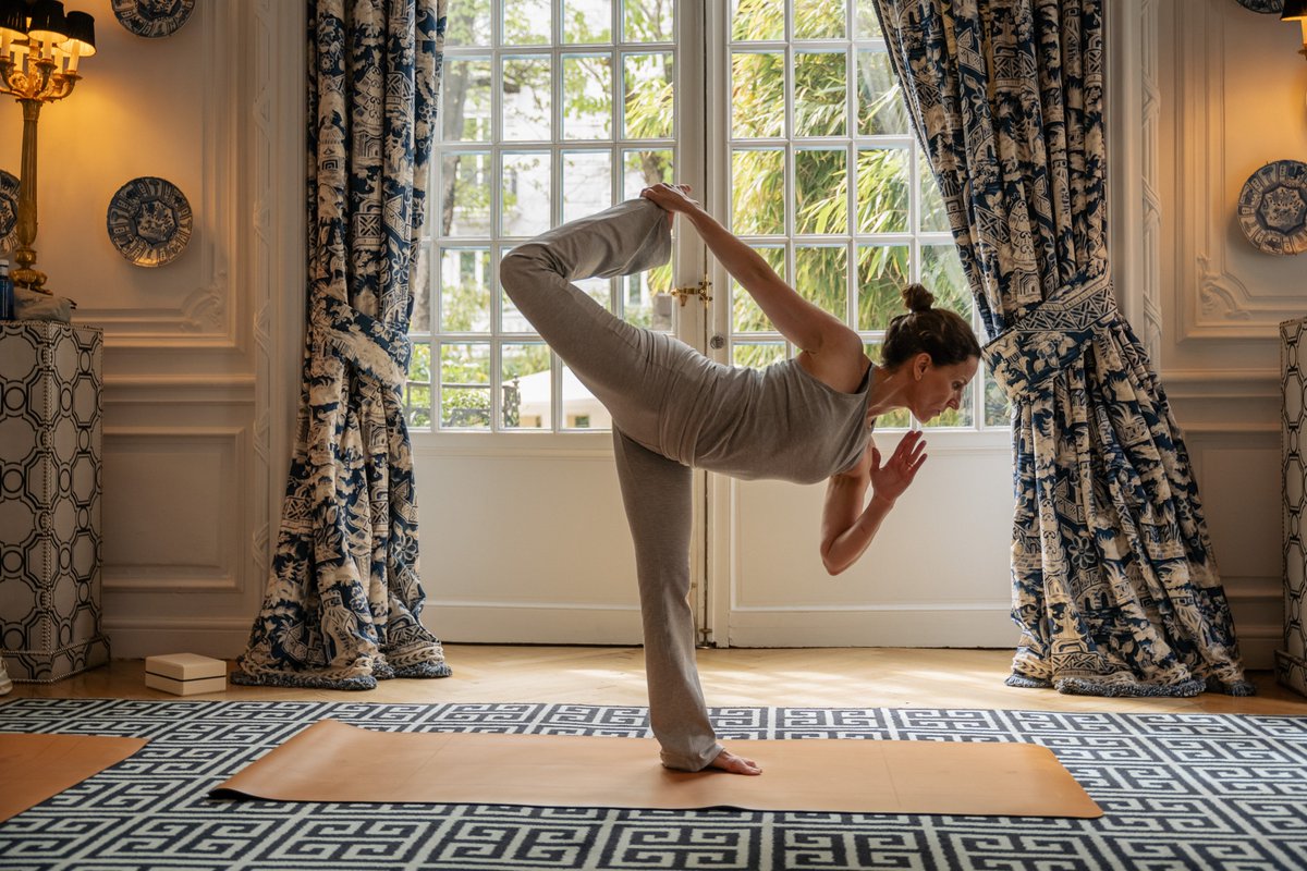 Fanofstyle's tweet photo. Nueva publicación en Fan of Style "Ponerse en forma este otoño: los aliados que te ayudarán a conseguirlo" #ponerseenforma #otoño #estilodevida #yoga #calzadodeportivo #modadeportiva #nutricióndeportiva #vidasaludable #dieta #testgenético #fitness #entrenamiento #superalimentos https://t.co/WMESSQ7Lxu