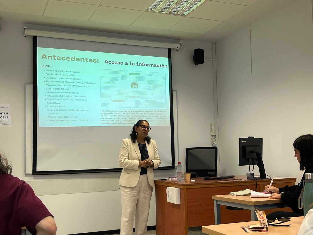 Magally Alegre Henderson nos visita desde la Pontificia
Universidad Católica del Perú para presentar «El Archivo Histórico Riva-Agüero (PUCP) y el acceso digital a colecciones patrimoniales privadas» (mesa 1A) #hdh2025