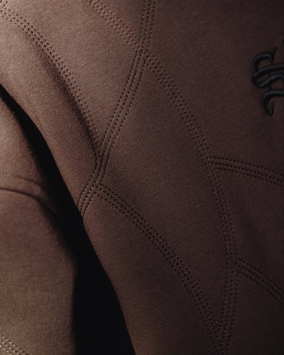 sdwz_'s tweet image. Toujours bon de rappeler que je fais des fringues légendaires sur mon temps libre.

Vous pouvez retrouver mon travail sur 
instagram.com/_sdws_/

drop fin octobre 🐦‍⬛