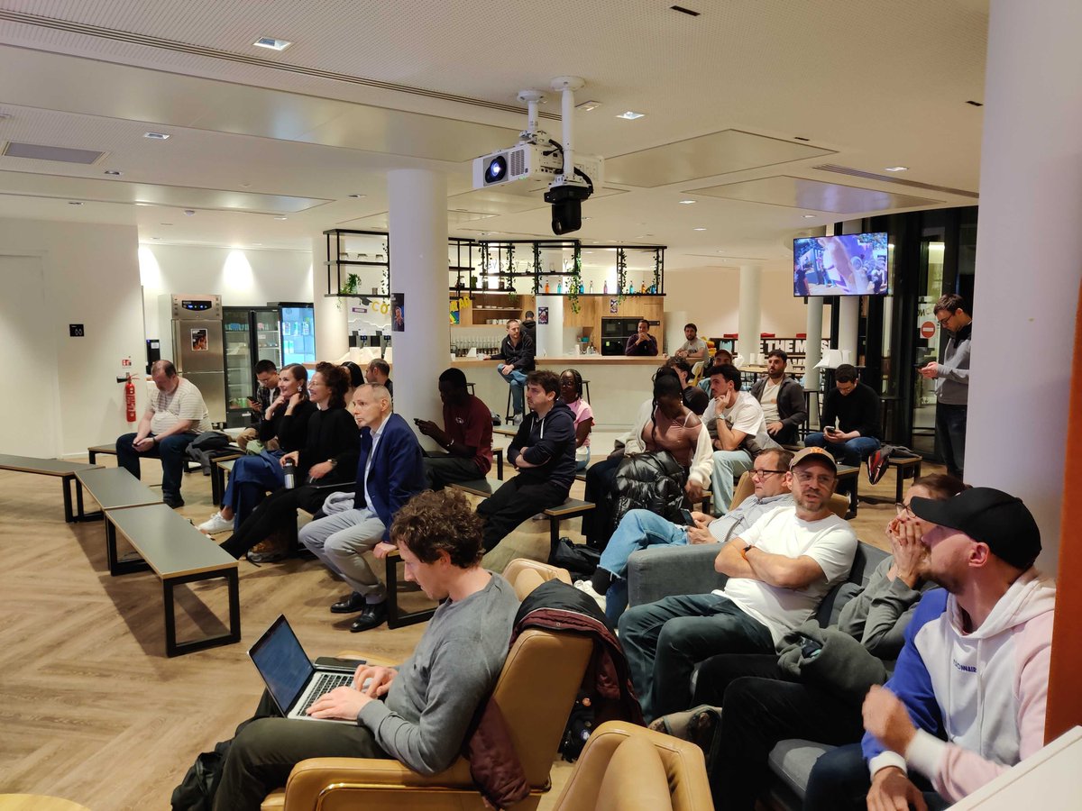 martinbonnin's tweet image. Yesterday was Paris #GraphQL at @DeezerDevs 💜
We talked adoption, MCP, caching and more!
And we celebrated 10 years of GraphQL! 🧁😋
