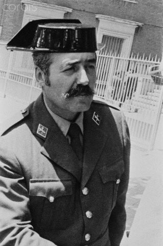 Nuestro Exteniente Coronel de la Guardia Civil, don Antonio Tejero, se encuentra en fase terminal a sus 93 años. El último gran combatiente contra el comunismo y la masonería en España. Se ruega oración por su alma.