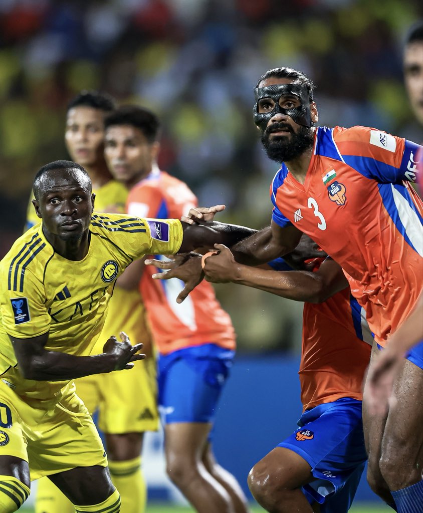 FCGoaOfficial's tweet image. Leading from the back, a true captain’s performance to the very end @SandeshJhingan 🫡🧡🇮🇳🧱