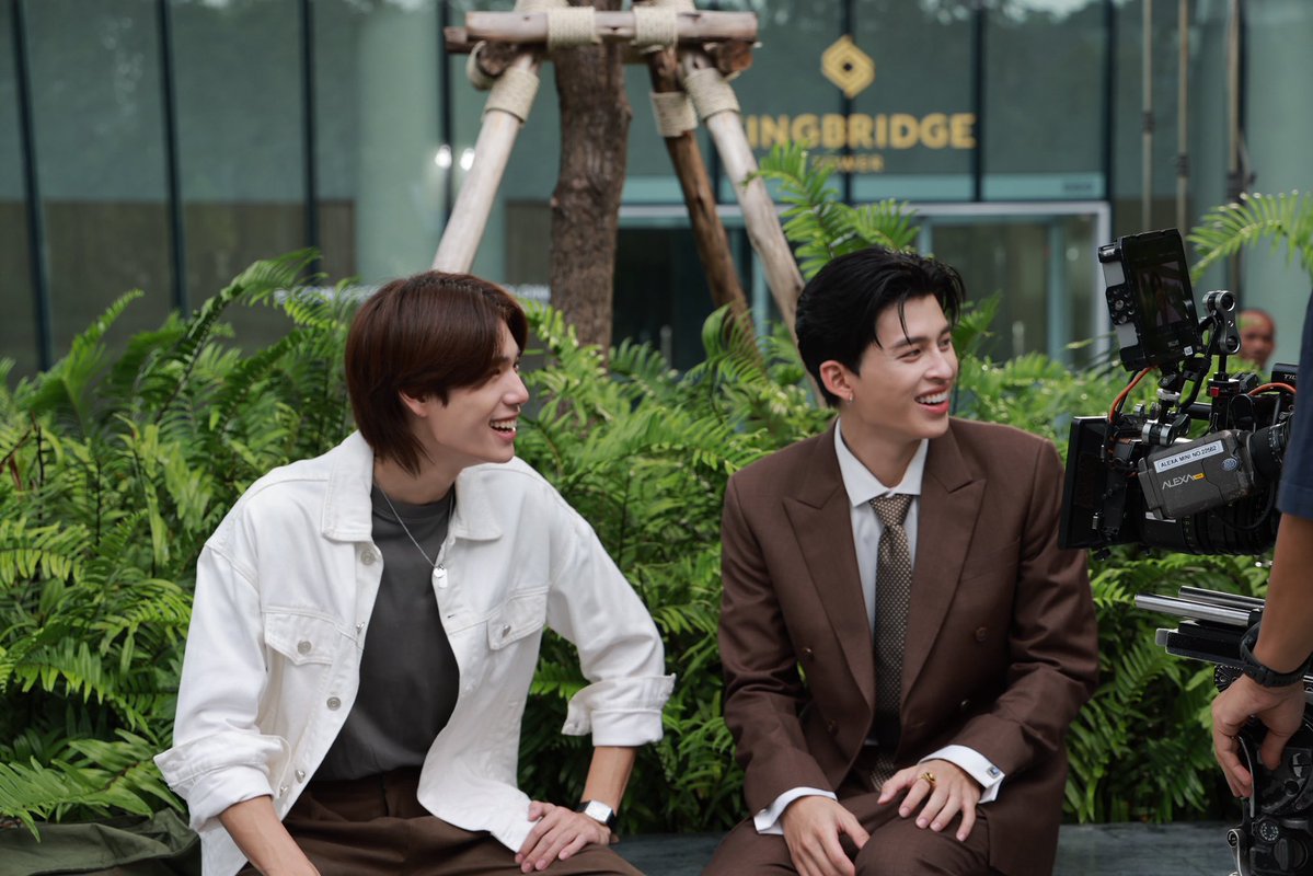 อยู่ด้วยกันมันดีแบบนี้แหละ :)

#MeAndTheeSeries 
#GMMTV