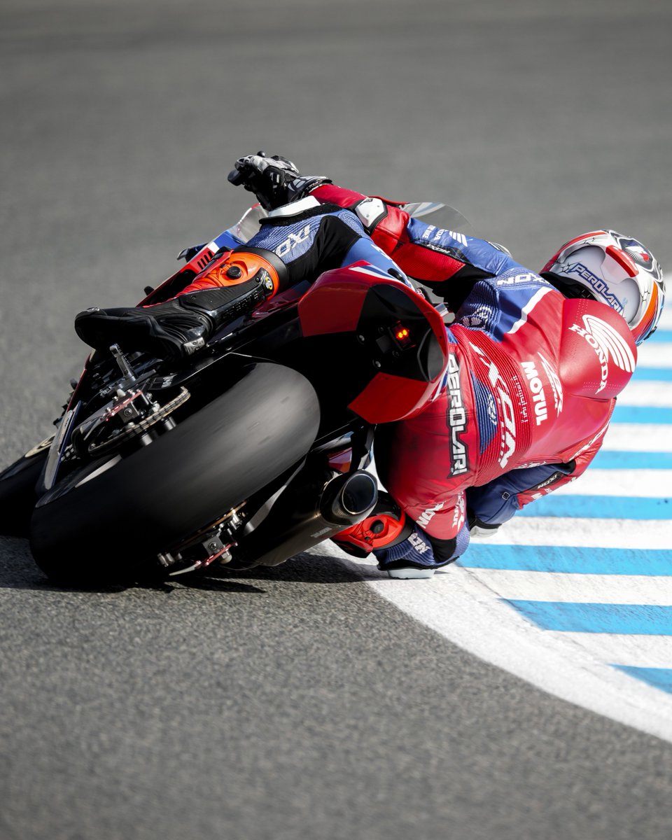 HondaMoto_HRC's tweet image. Honda HRC tested at Jerez with Corentin Perolari, Ryan Vickers and Alan Techer!

The 2025 WorldSBK championship concluded , but the hard work continues for the Honda HRC team as it sets about preparing for a 2026 season💪🔥

#Honda #WSBK