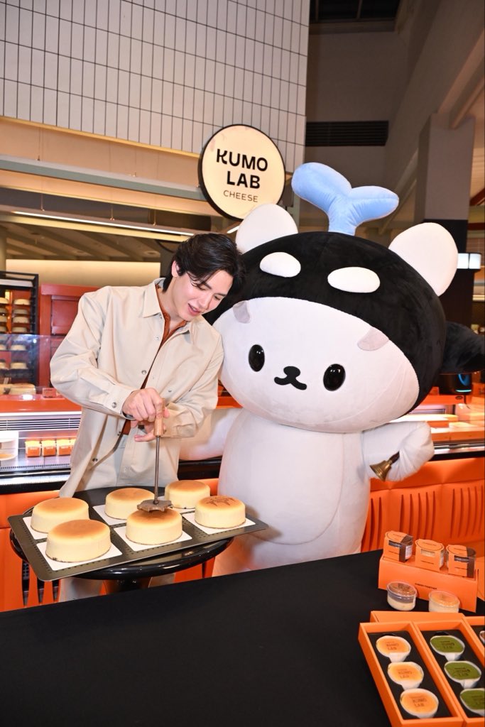 newszonelist's tweet photo. ฉลองครบรอบ 1 ปี KUMOLAB🧀✨ ชวนทุกคนมาสัมผัสความอร่อยในแบบ “CHEESS TOGETHER”💥
📍https://t.co/oauzIntezk
#Newwiee #KUMOLABxNewwieePolcasan
#โพก้าซัง #POLCASAN #ยัยซัง
#KUMOLAB #KUMOLABCheese
#KUMOLAB1stAnniversary #POLCASAN https://t.co/M3Zj0E3t5P