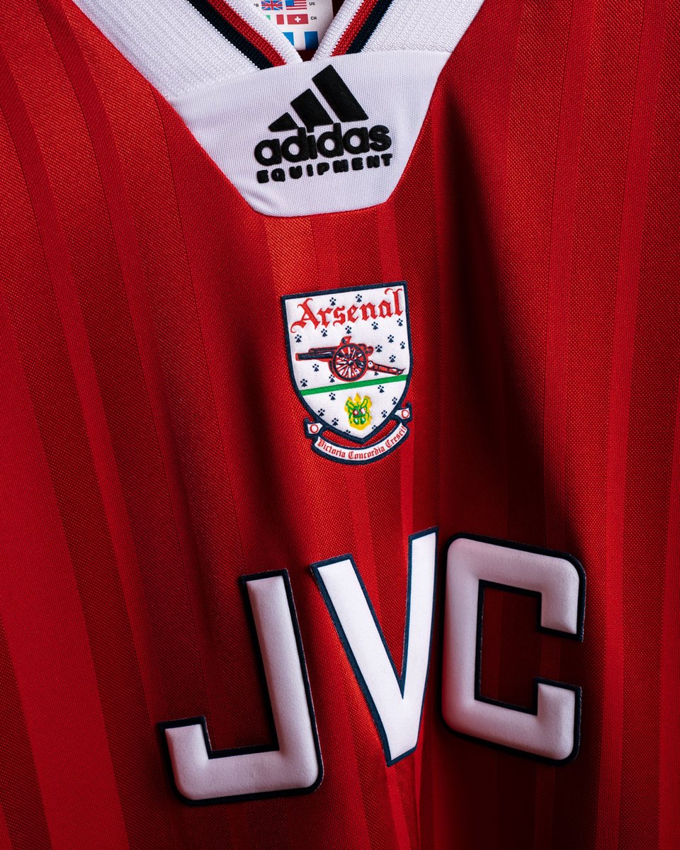 🔴⚪ Bring it back, Gunners.

<a href="/adidasfootball/">adidas Football</a> revive una leyenda: la camiseta del Arsenal 92-94, idéntica a la original. ❤️‍🔥
Una pieza de historia. Una reliquia del fútbol. ✨

👕 Disponible en Fútbol Emotion.

--

#futbolemotion #BringBackArsenal #adidasFootball #arsenal #gunners