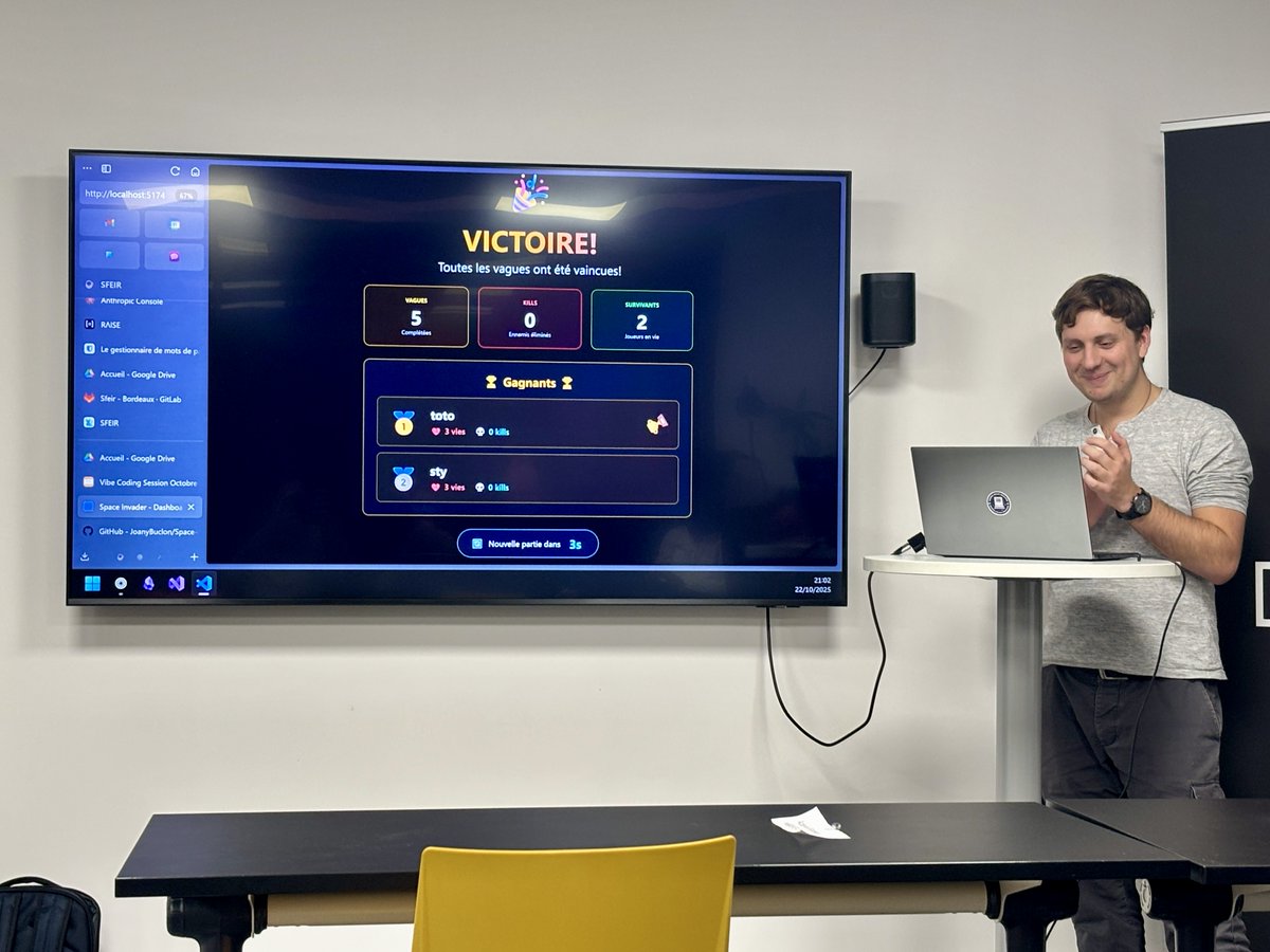SFEIRBordeaux's tweet image. 👾 Hier soir, c’était #VibeCoding chez @SFEIR  #Bordeaux !
Thème : Space Invader 🚀 
Entre code, IA & créativité, les jeux créés étaient aussi funs que surprenants 🎮
Merci à tous les participants pour leur énergie 💥
Apprendre, expérimenter, partager, c’est ça l’esprit💡