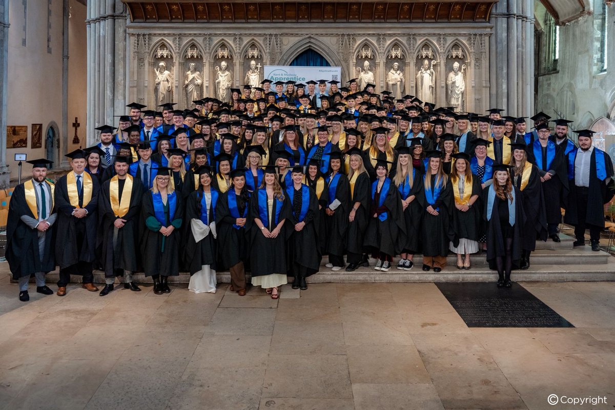 KcfgGroup's tweet photo. The 2025 Apprenticeship Graduation Ceremony at Rochester Cathedral was the biggest yet.
As proud sponsors, we at the Chamber were honoured to support this milestone event and the Class of 2025: https://t.co/qlOYGUCKM3
Photo Credited: https://t.co/rlQqsyafWz
#AppGradKandM https://t.co/lGbHDlPYce