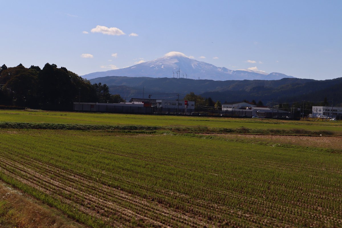 yuri_tetsudou's tweet image. 鳥海山が白くなりはじめました❄
鳥海山が白くなりはじめました本荘市 #秋田 #akita #鳥海山 #MtCyokai #akitatravel #秋田 #akita #鳥海山 #MtCyokai #akitatravel