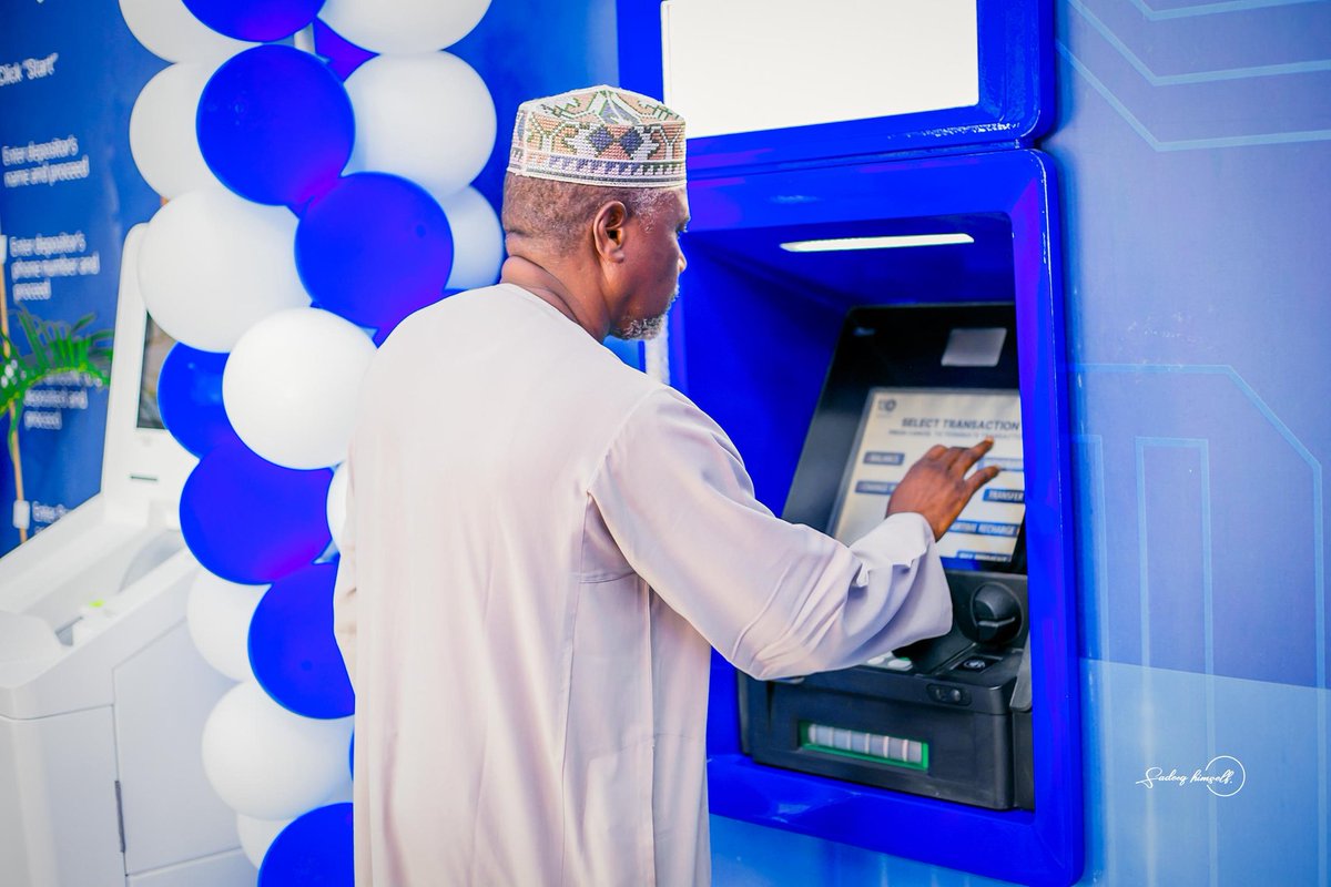 FirstBankngr's tweet image. The DXC train docked at Bayero University Kano. 
This is another milestone in our journey to deliver seamless digital banking experiences across Nigeria one city at a time.
#YouFirst #FirstBank