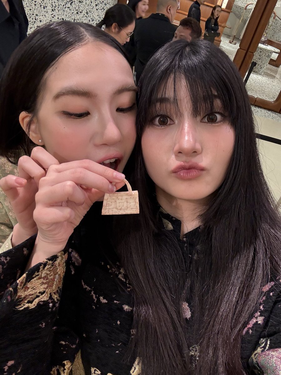 mable_siriwalee's tweet image. 👀
 #boyy10yearsxminemedia